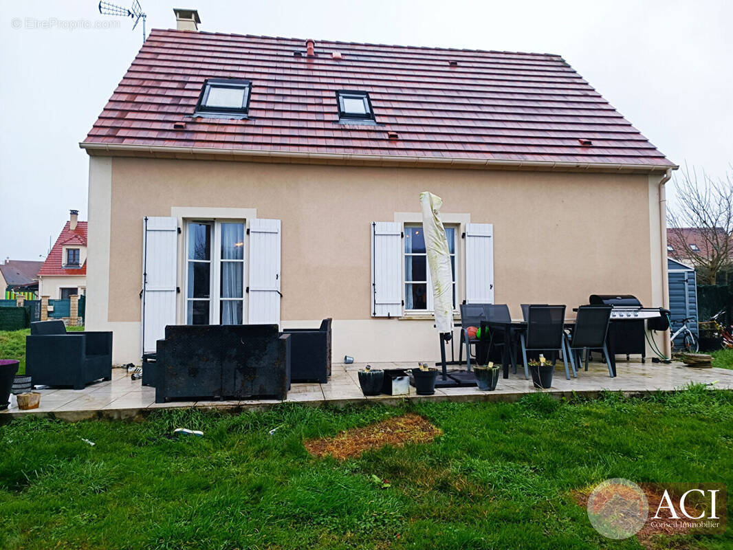 Maison à MERU