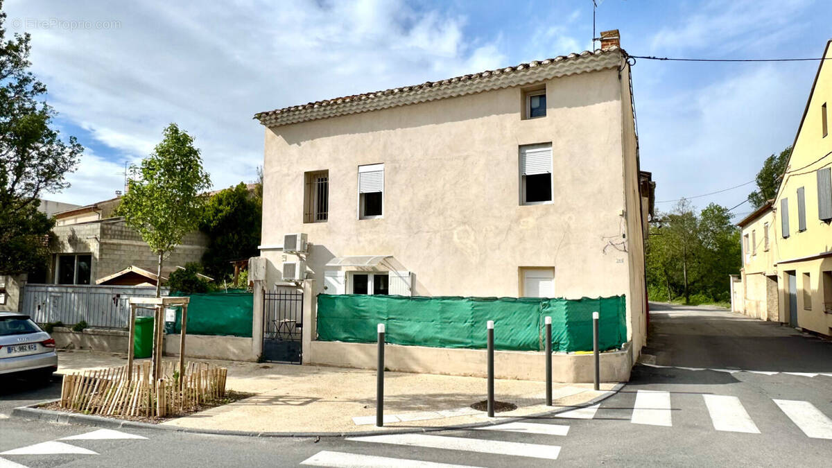Appartement à ENTRAIGUES-SUR-LA-SORGUE