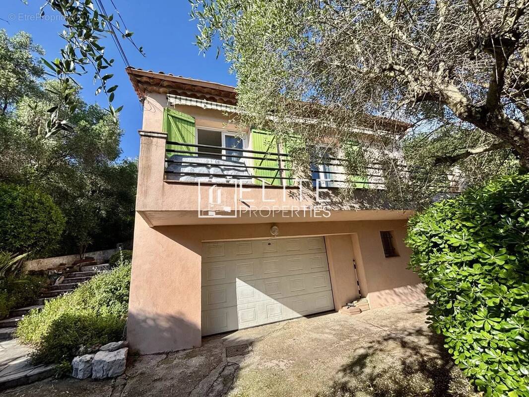 Maison à MOUGINS