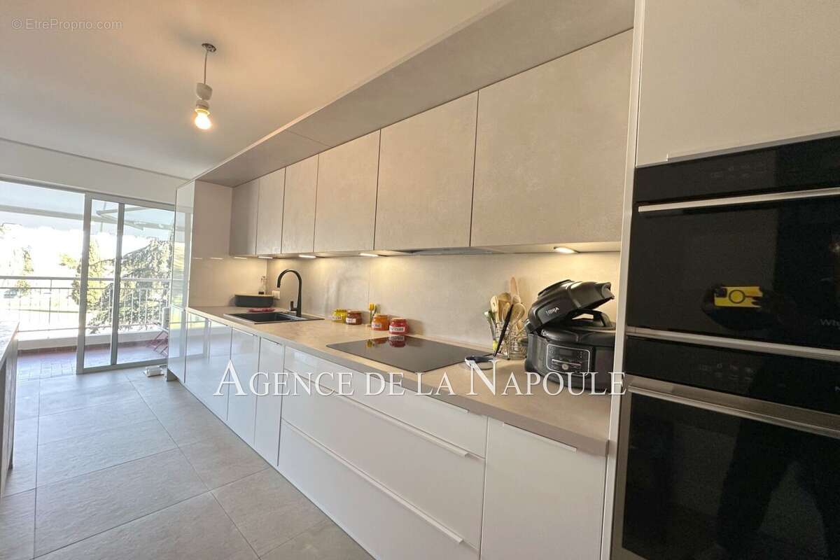 Appartement à MANDELIEU-LA-NAPOULE