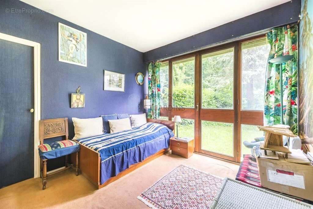 Appartement à LA CELLE-SAINT-CLOUD