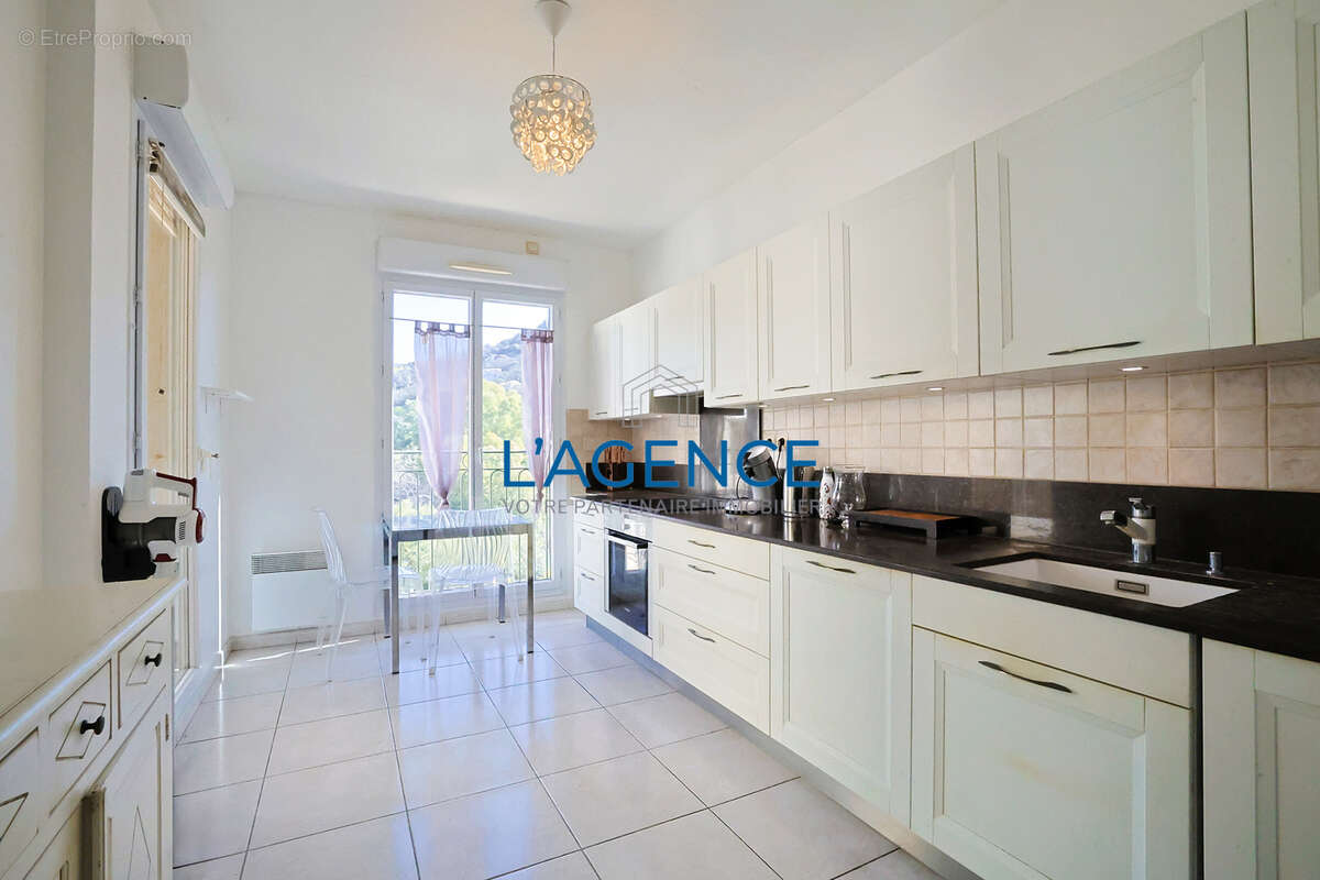 Appartement à HYERES