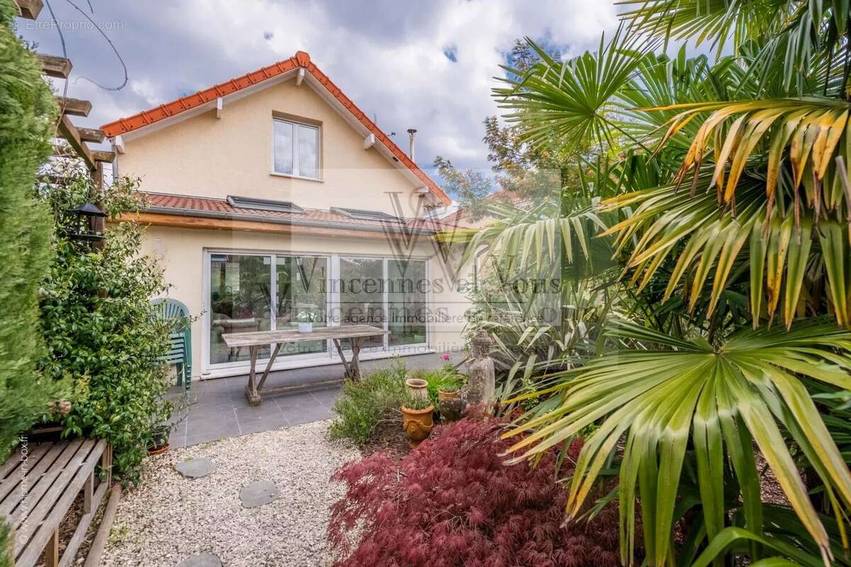 Maison à SAINT-MAUR-DES-FOSSES