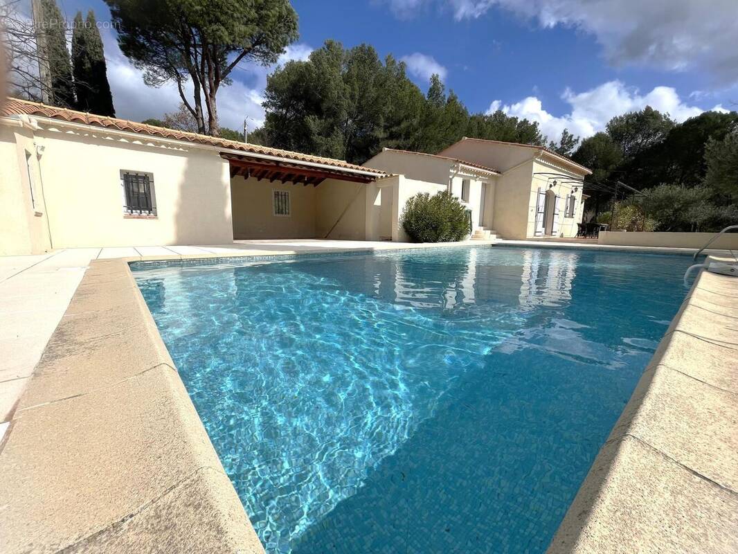 Photo 1 - Maison à CADENET
