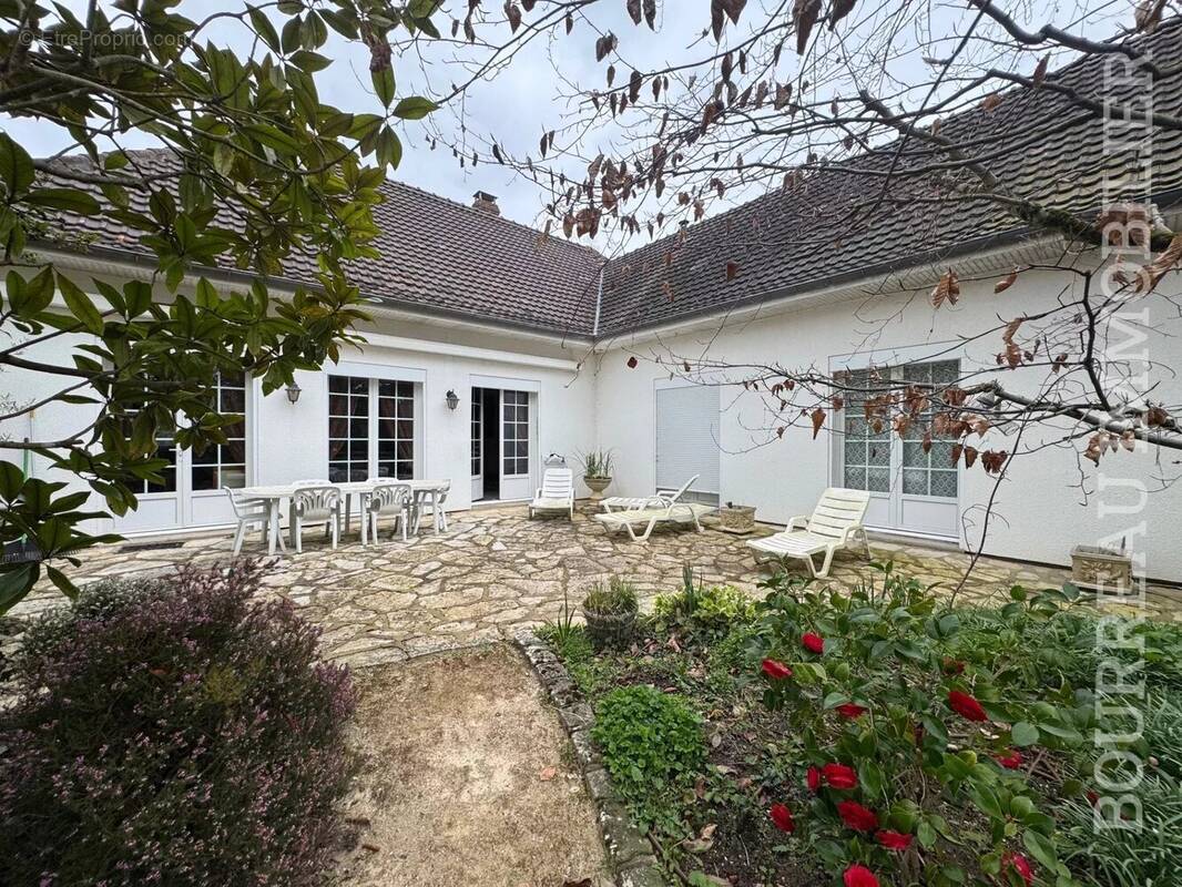 Maison à JOIGNY
