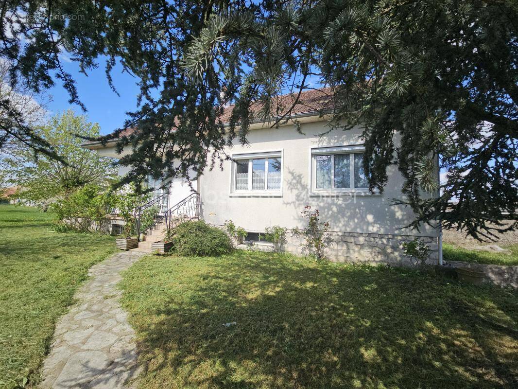 Maison à BELLEGARDE