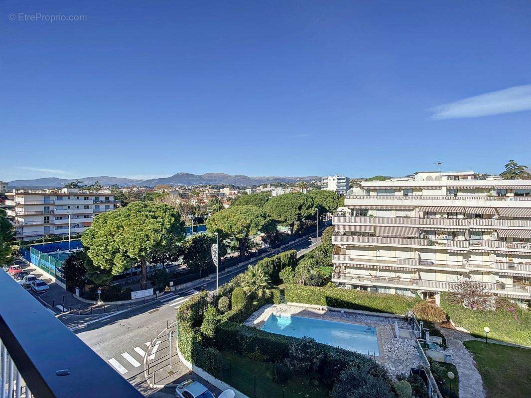 Appartement à SAINT-LAURENT-DU-VAR