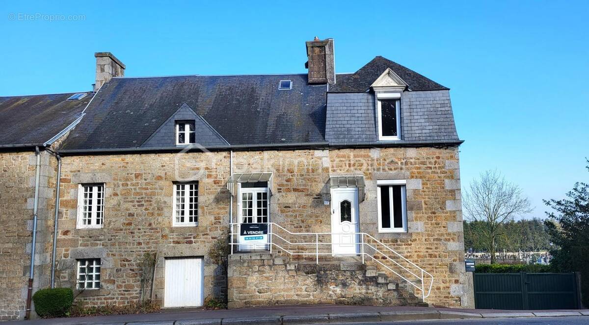 Maison à SAINT-SEVER-CALVADOS