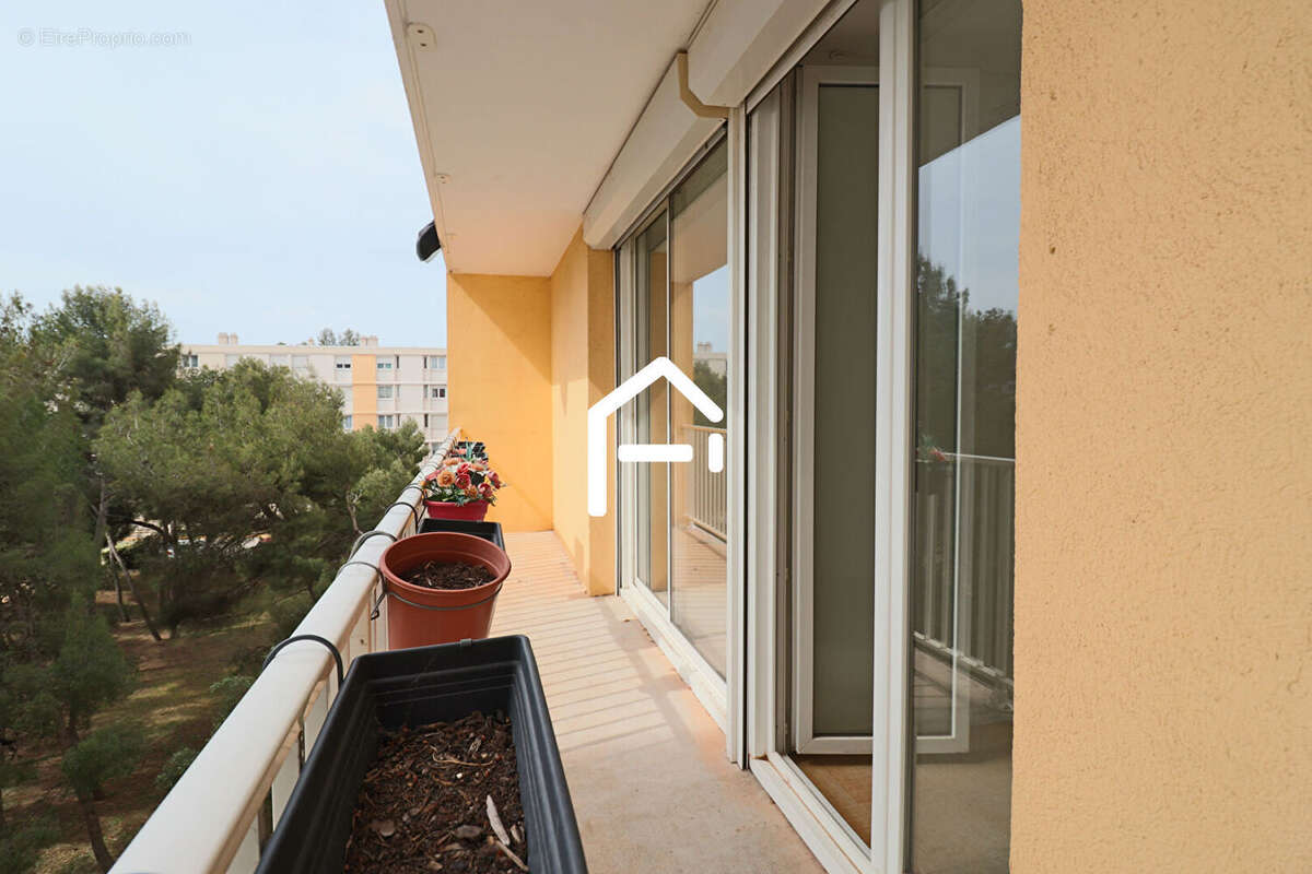 Appartement à PORT-DE-BOUC