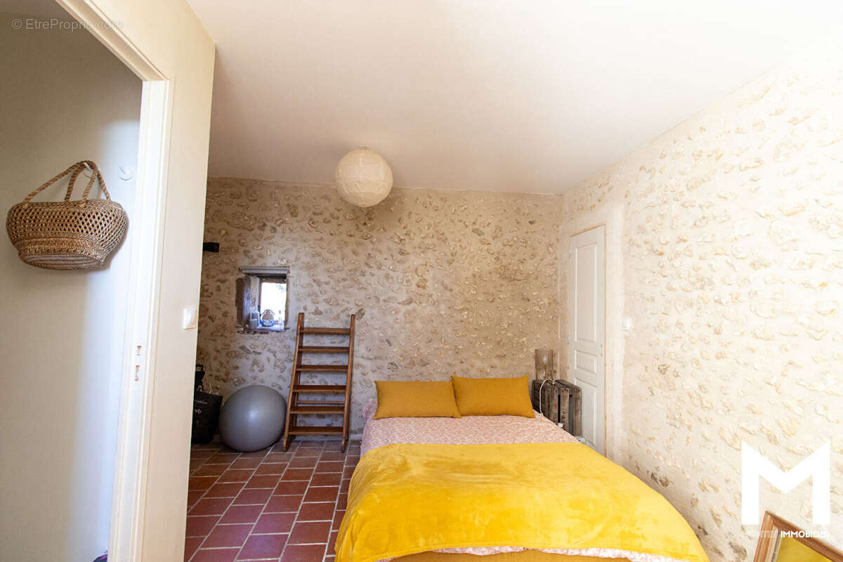 Maison à NEUVIC