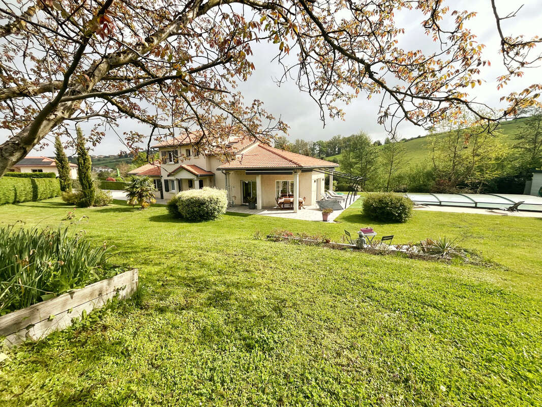 Maison à LENTILLY