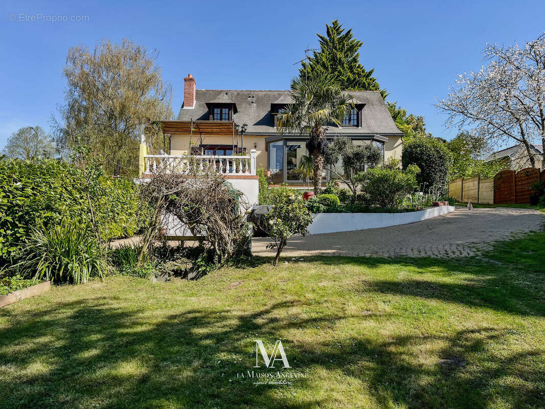 Maison à BRIOLLAY