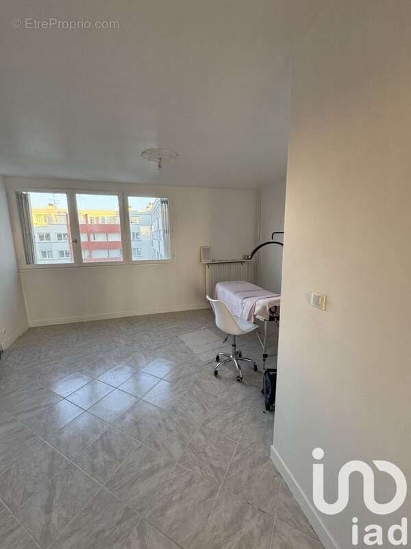 Photo 6 - Appartement à FLEURY-LES-AUBRAIS