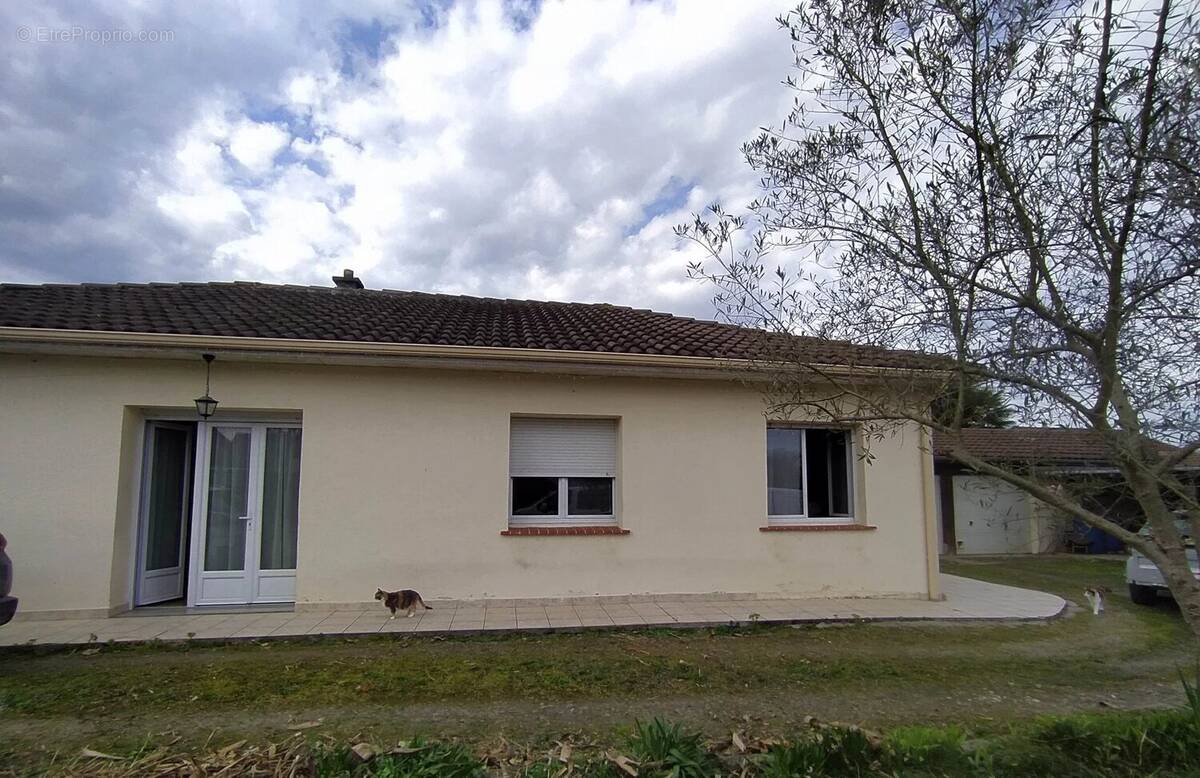 Maison à PONTACQ