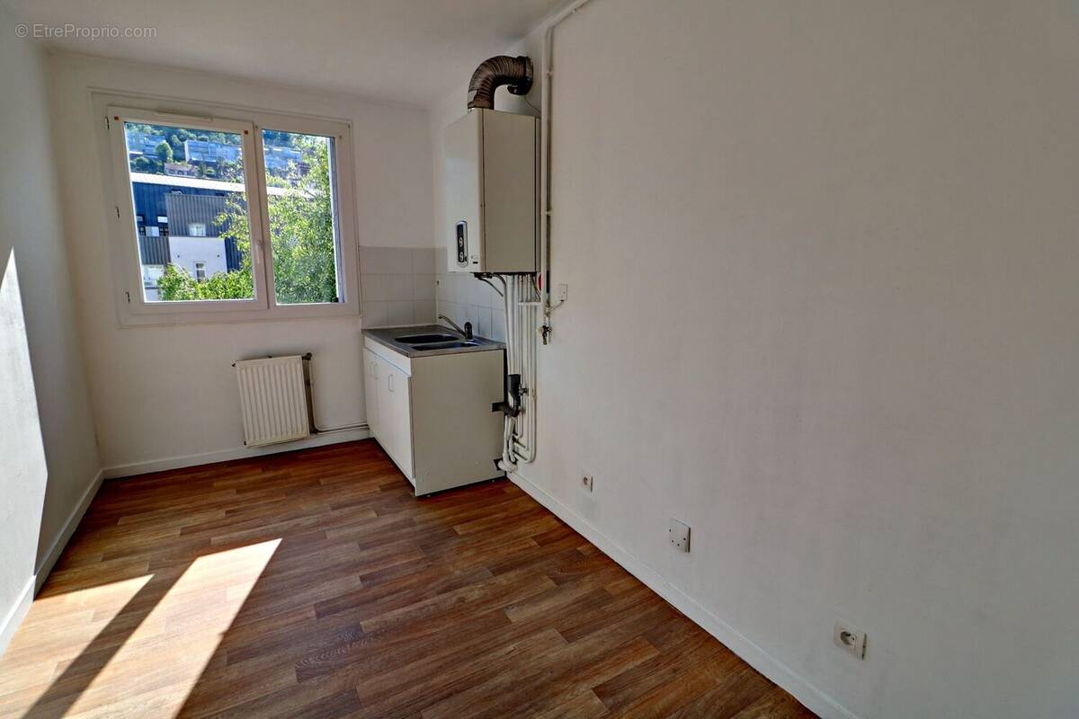 Appartement à DEVILLE-LES-ROUEN