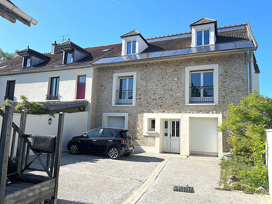 Appartement à MAGNY-LE-HONGRE