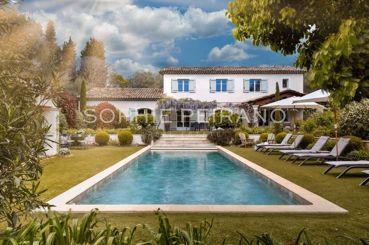 Maison à VALBONNE