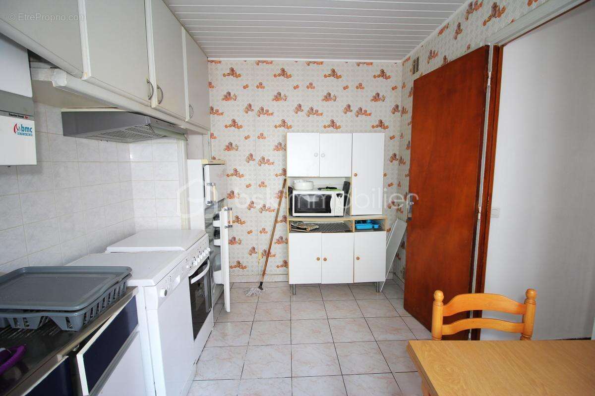 Appartement à LAMALOU-LES-BAINS