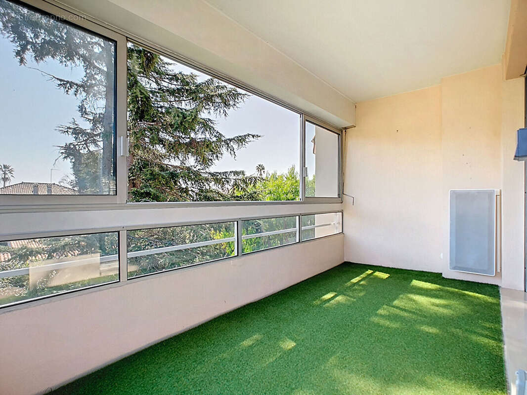 Appartement à VALLAURIS