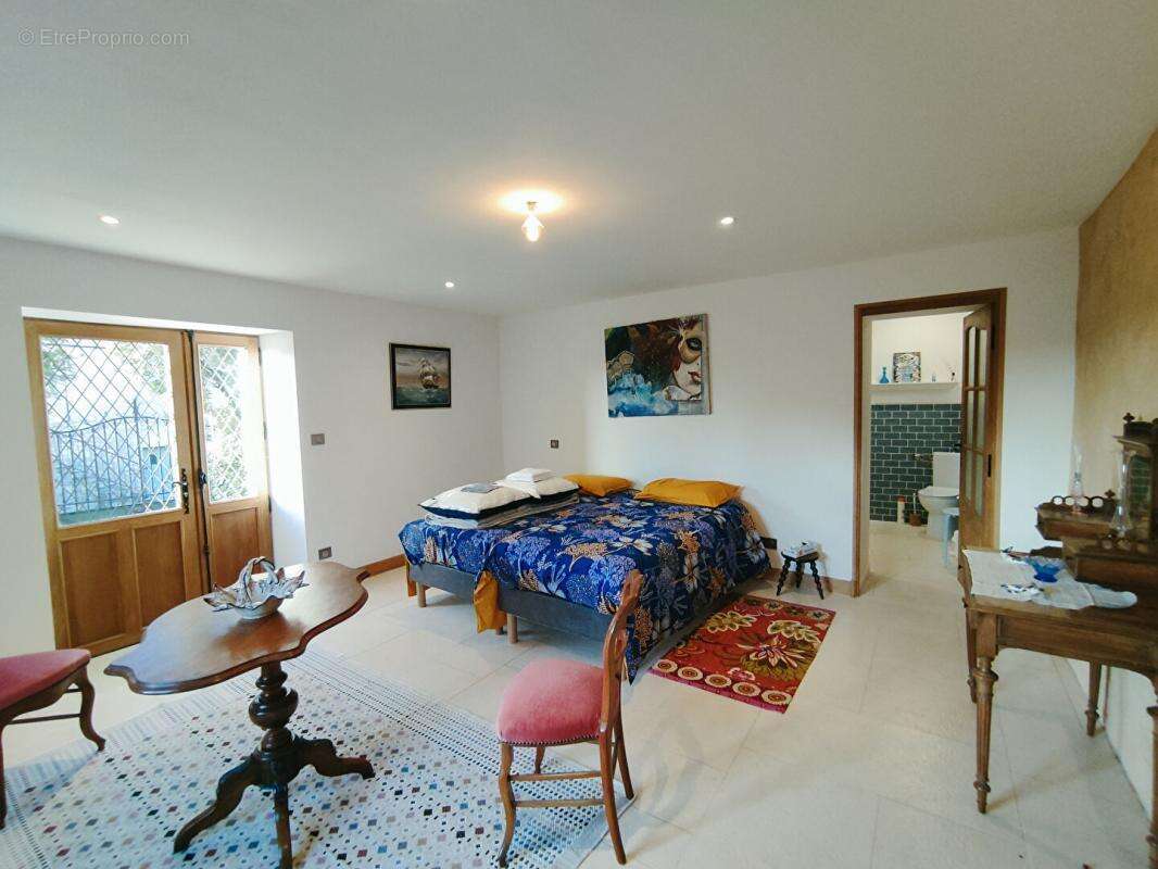 Maison à ANGLES-SUR-L&#039;ANGLIN