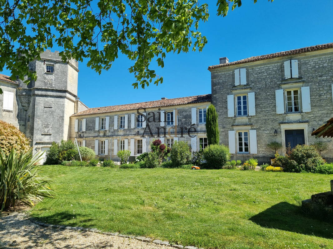 Maison à L&#039;ISLE-D&#039;ESPAGNAC