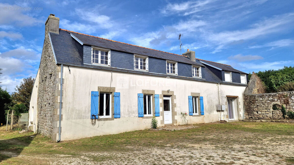 Maison à COMBRIT