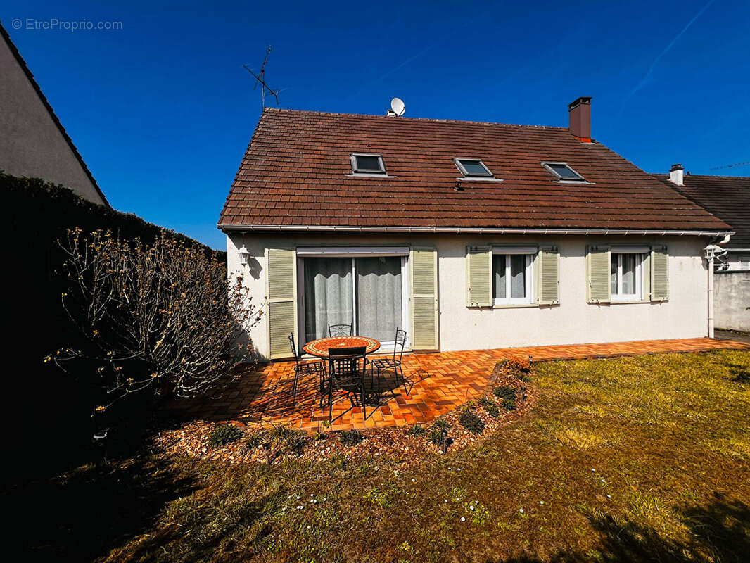 Maison à LA CHAPELLE-EN-SERVAL