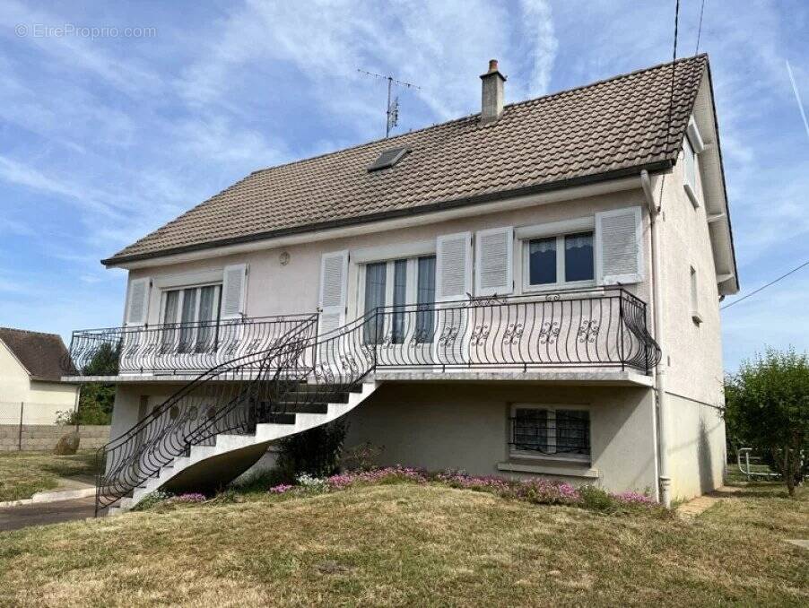 Maison à CHAILLAC