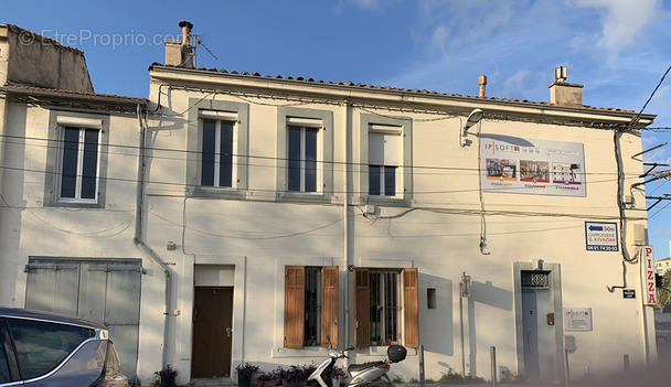 Commerce à MARSEILLE-9E