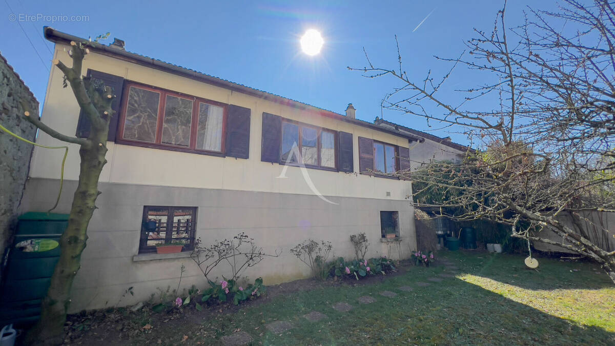 Maison à MONTGERON