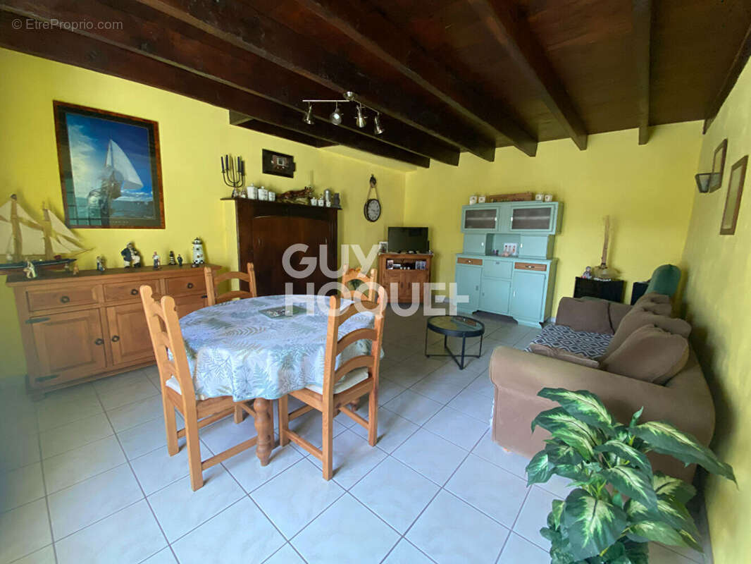 Maison à BAGUER-PICAN