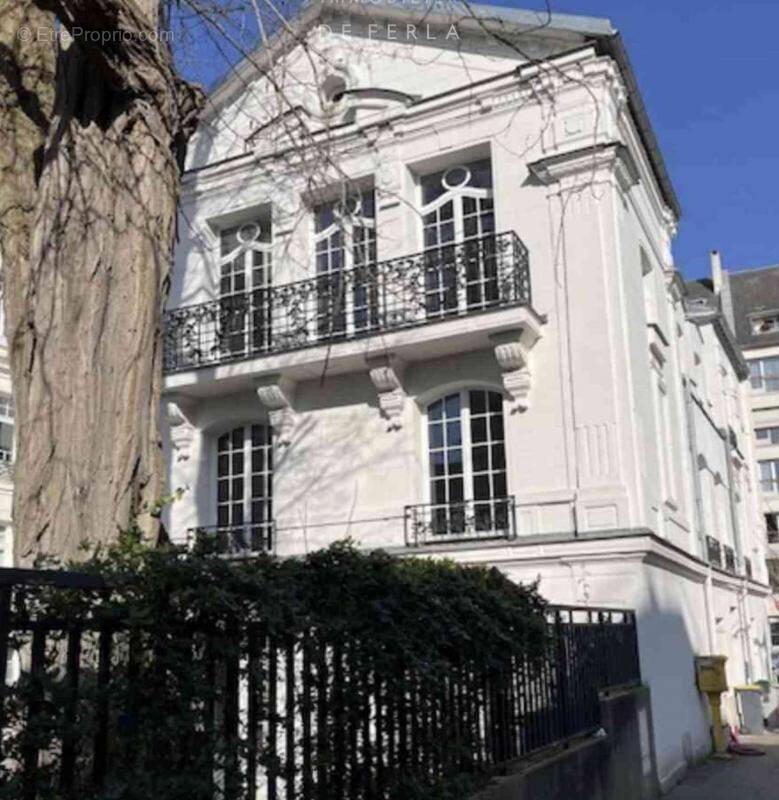 Maison à MONTROUGE
