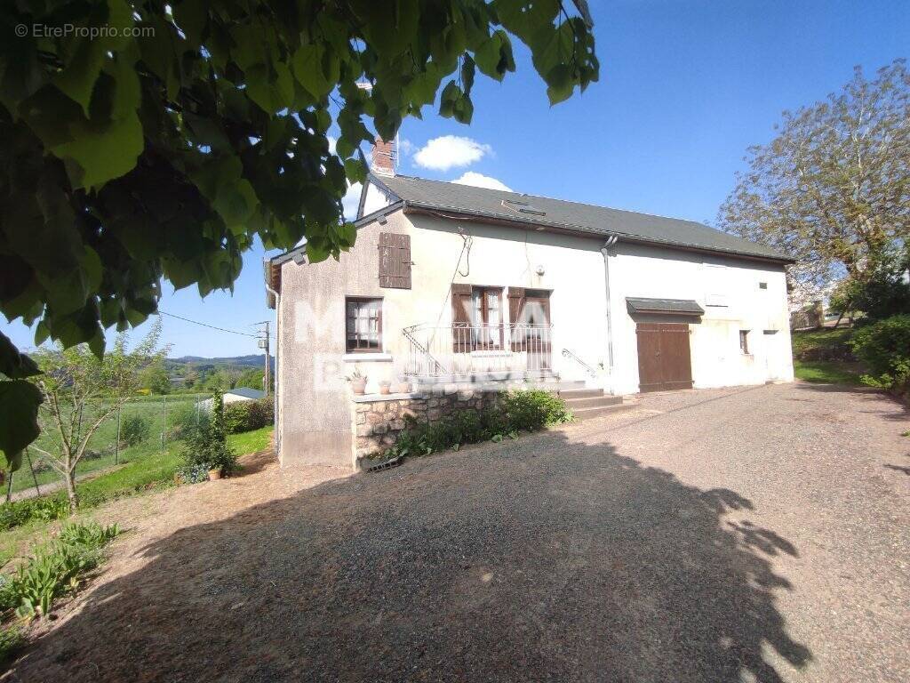 Maison à MONTIGNY-EN-MORVAN