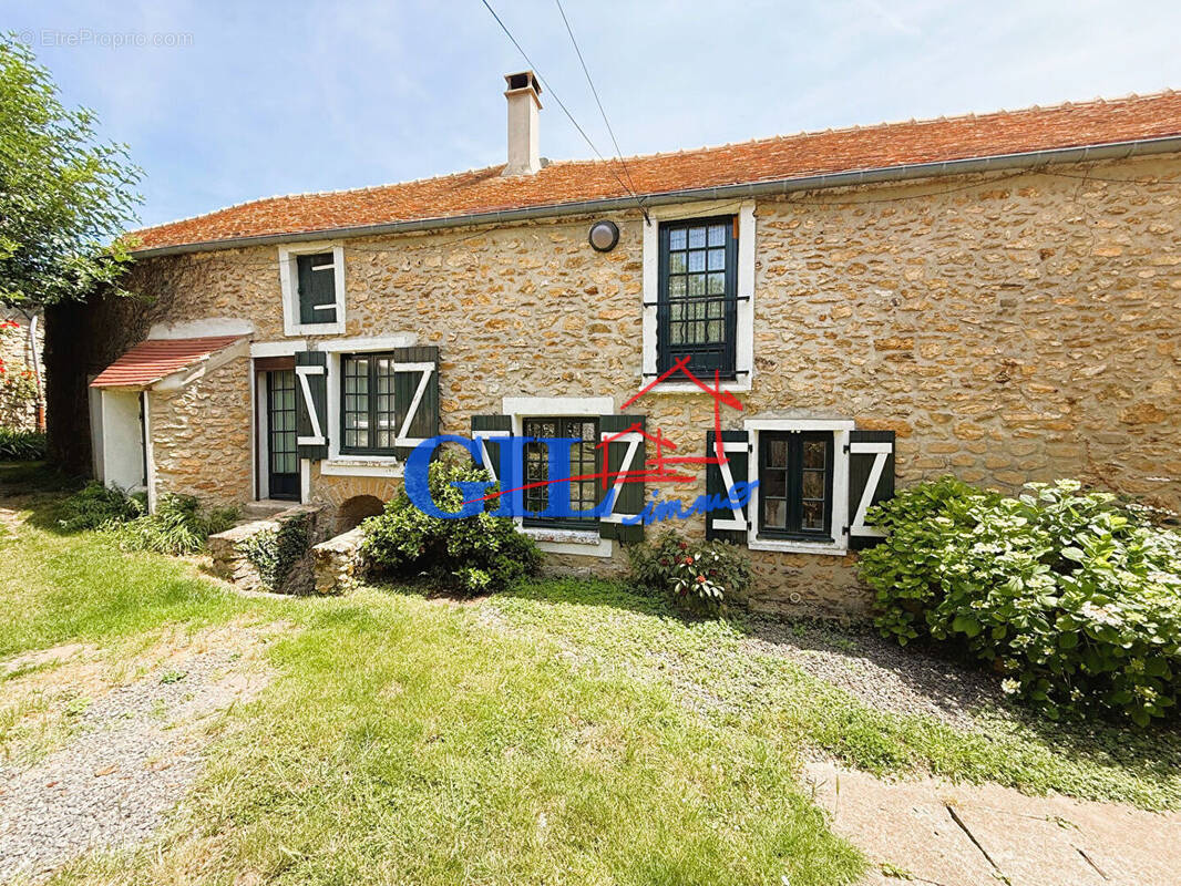 Maison à SAVIGNY-LE-TEMPLE