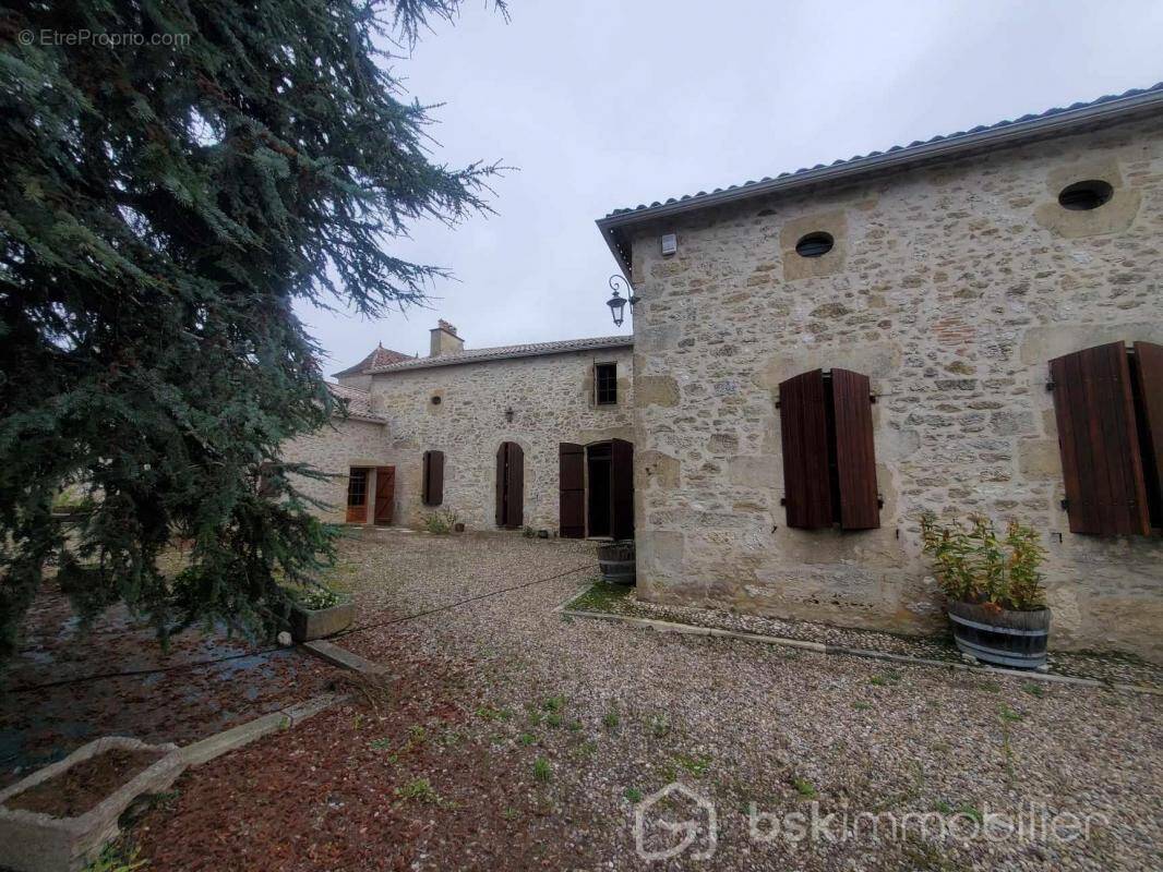 Maison à GENSAC