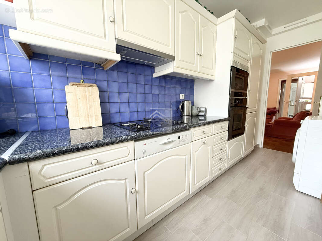 Appartement à COURBEVOIE
