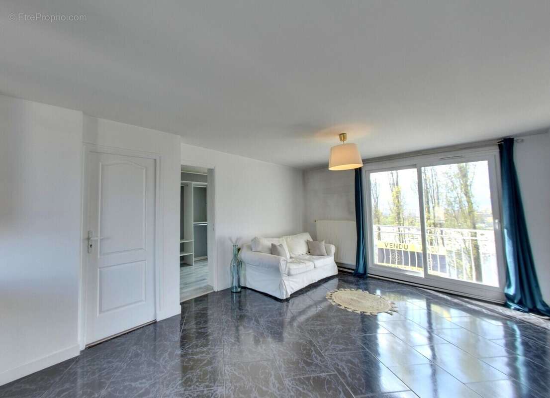 Appartement à SAINT-MARTIN-D&#039;HERES