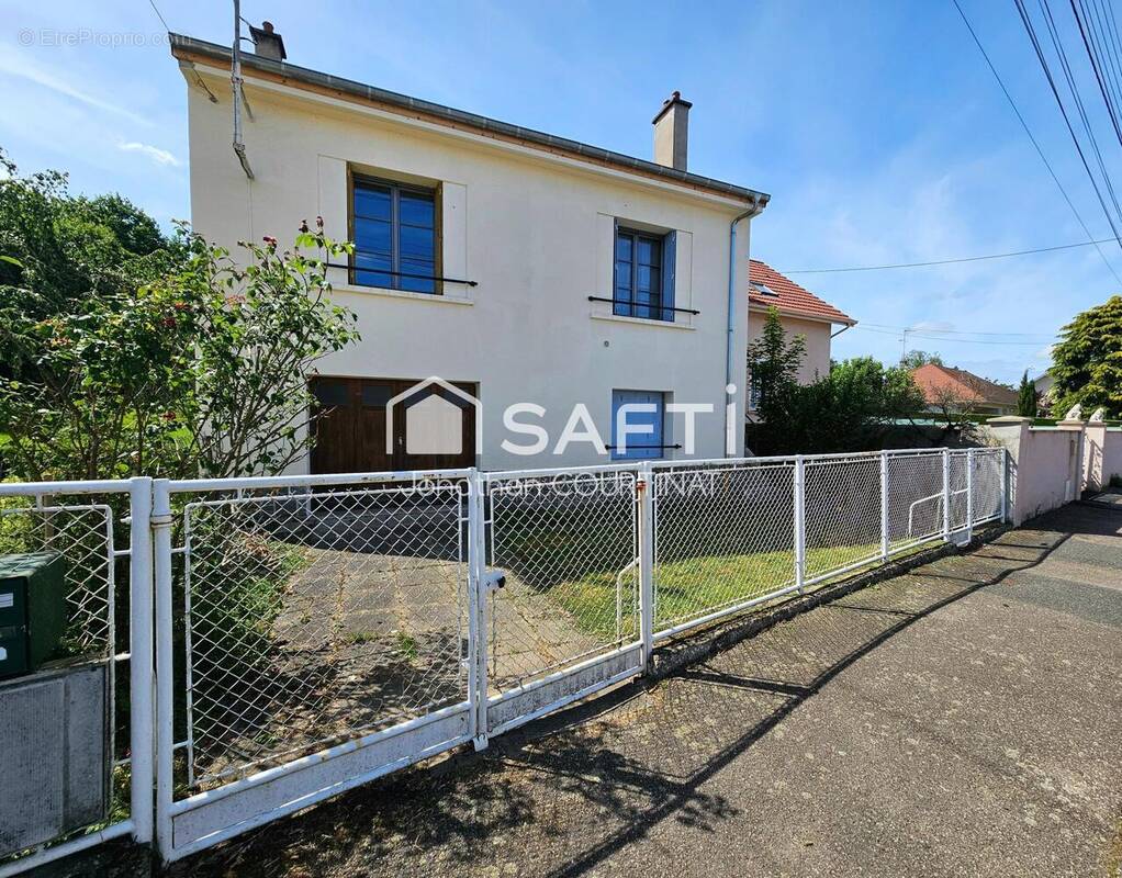 Photo 1 - Maison à BELLERIVE-SUR-ALLIER