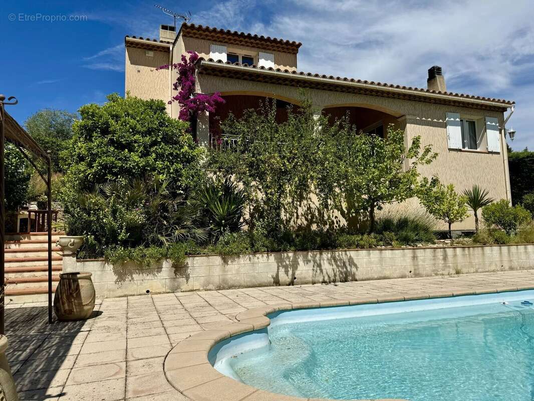 Maison à LE CASTELLET