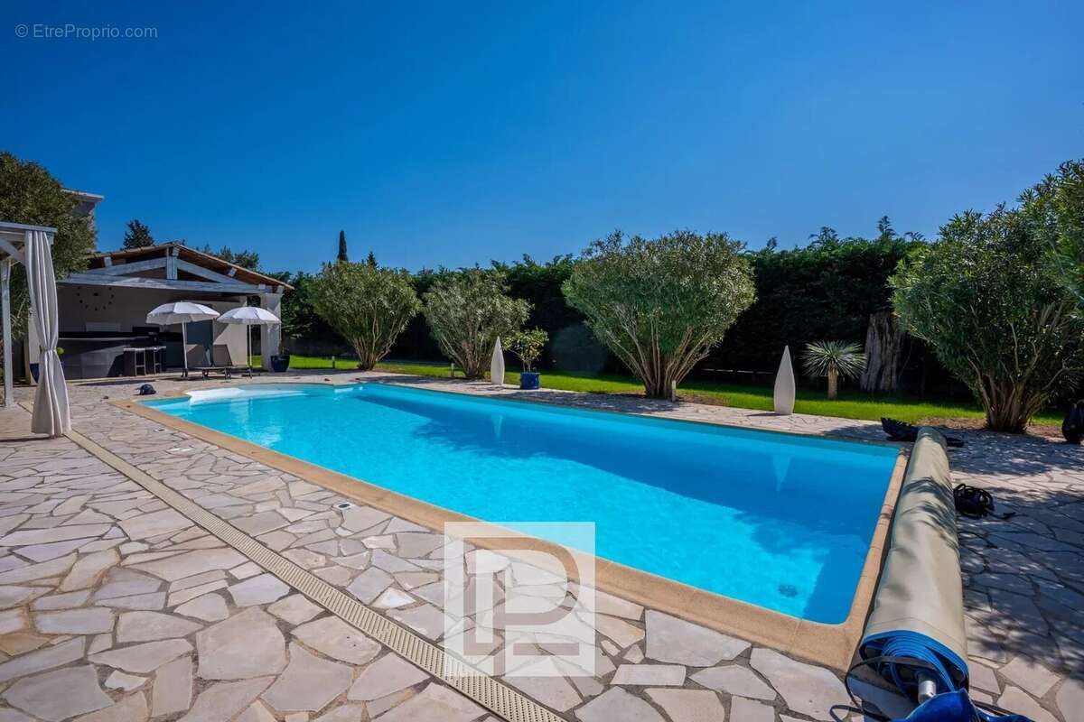 Maison à MOUGINS