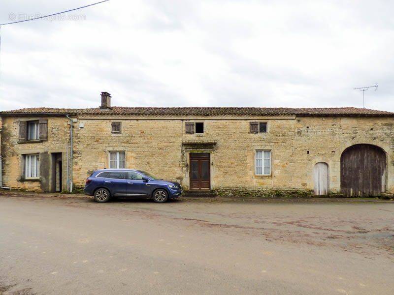 Maison à VILLEFAGNAN