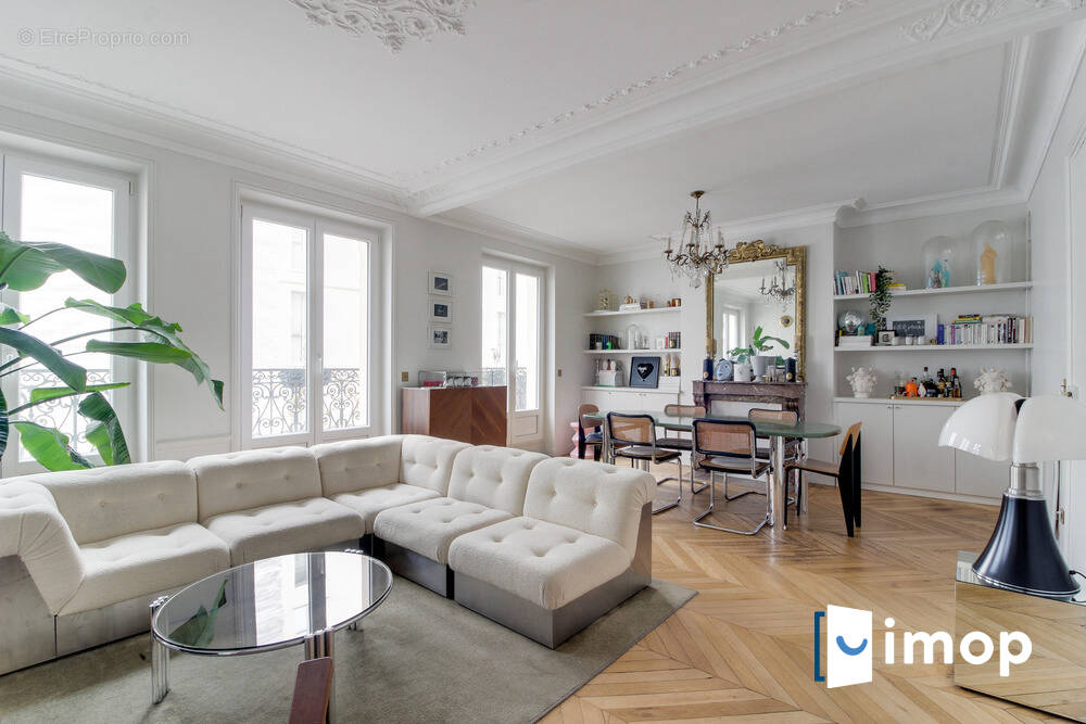 Appartement à PARIS-3E