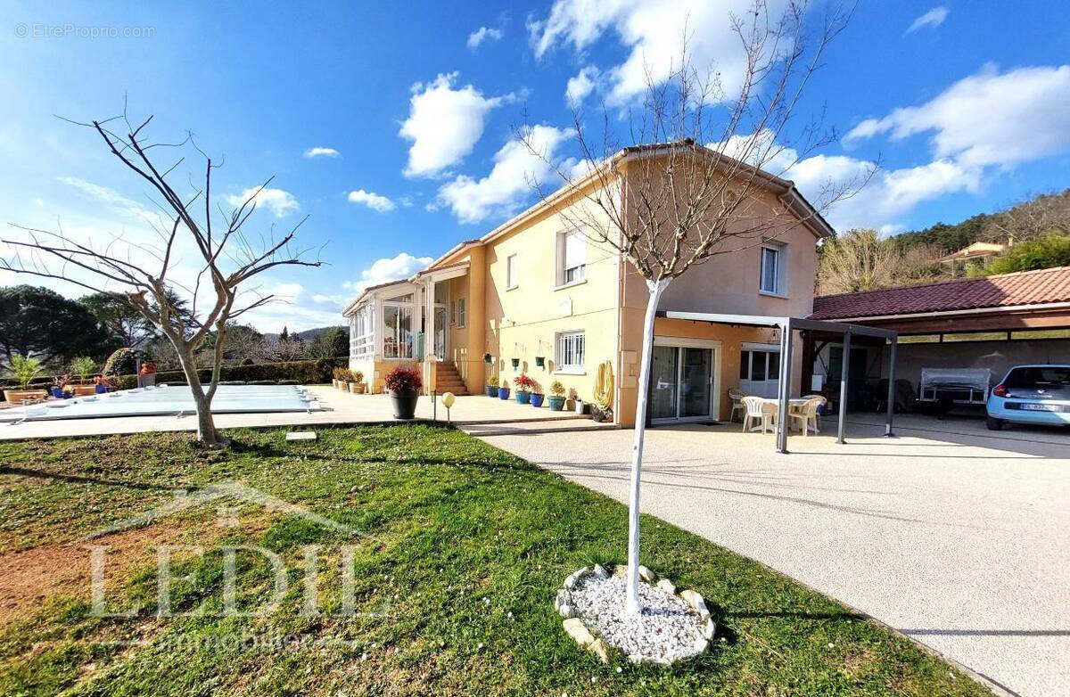 Maison à PRAYSSAC