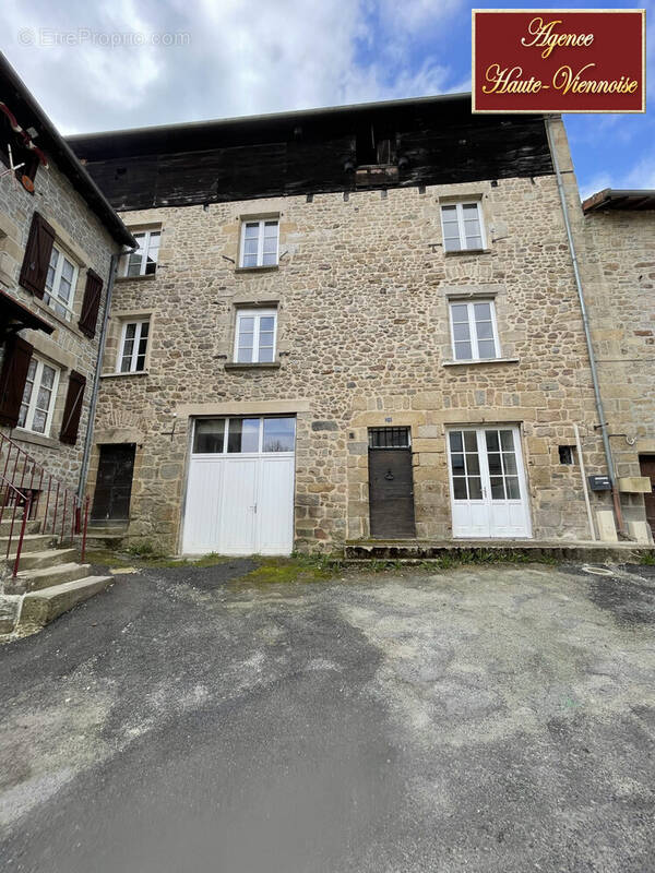 Maison à EYMOUTIERS