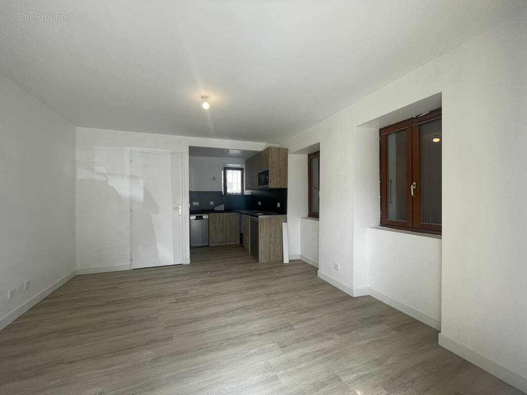Appartement à LA ROCHE-SUR-FORON