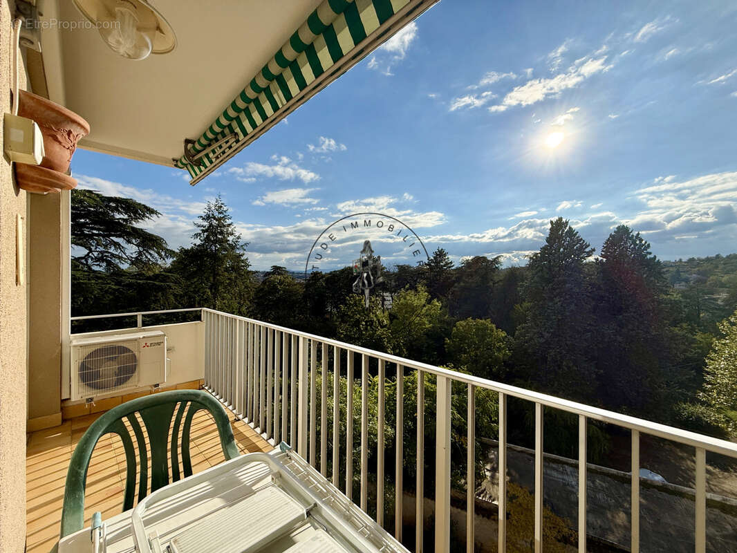 Appartement à SAINT-GENIS-LAVAL