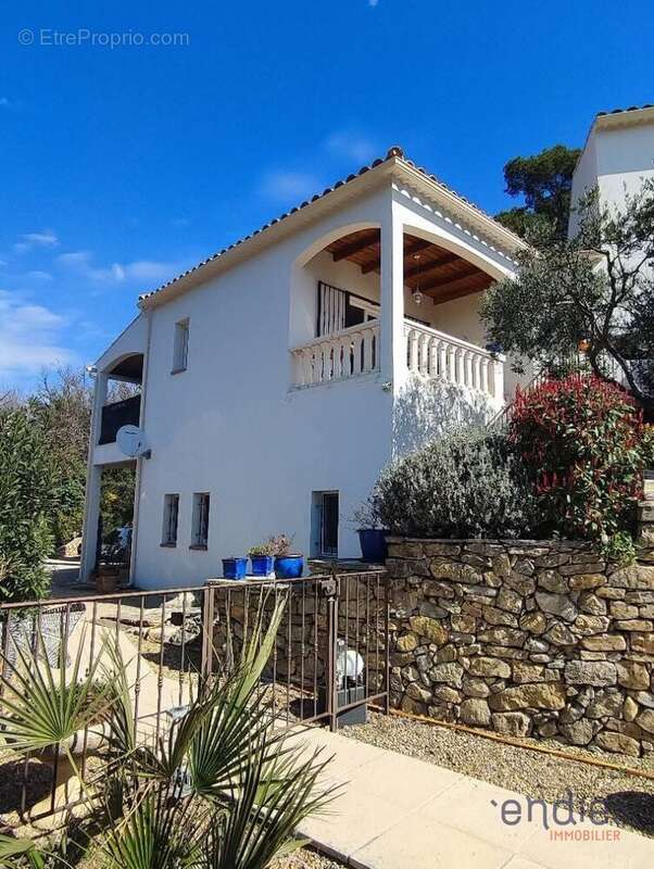 Appartement à LORGUES