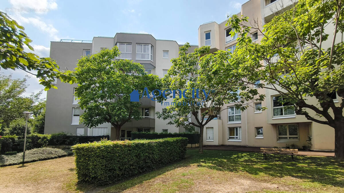 Appartement à LOGNES