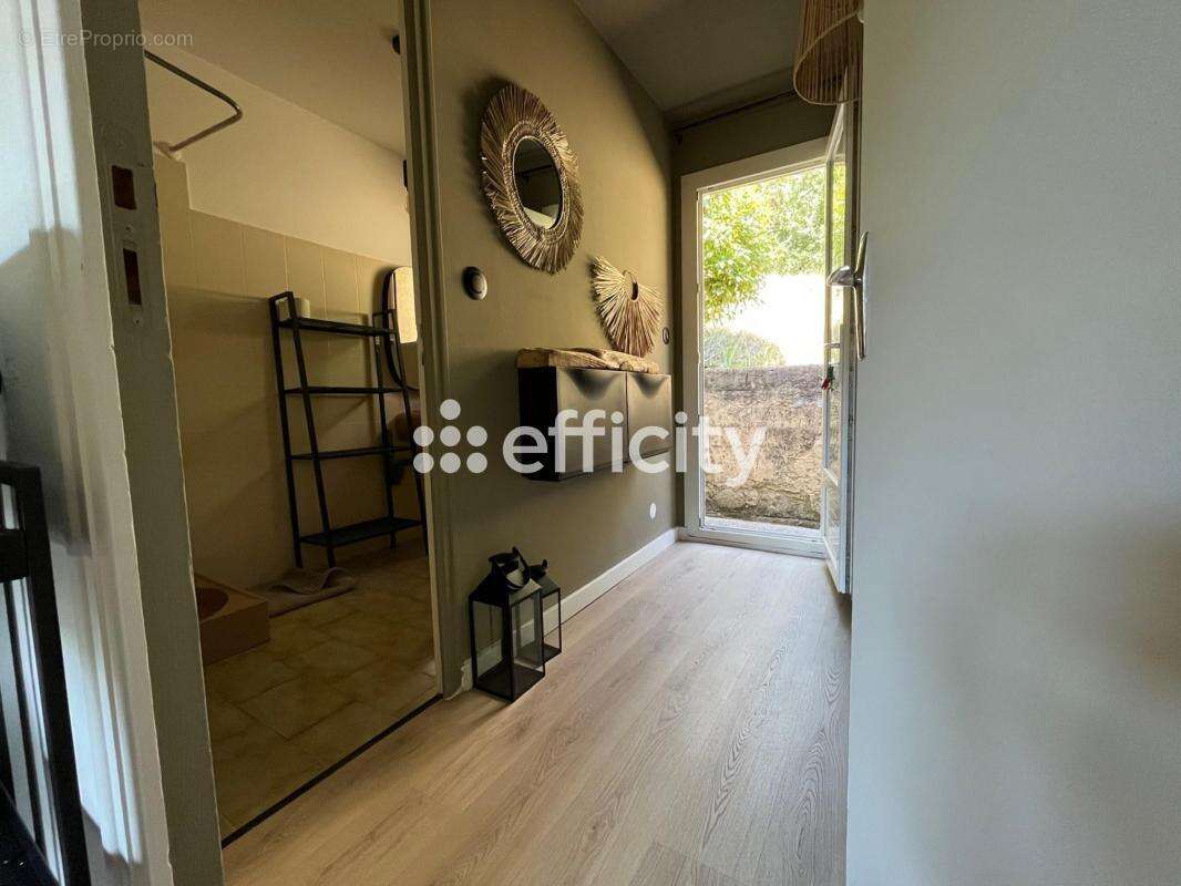 Appartement à ESPARRON-DE-VERDON