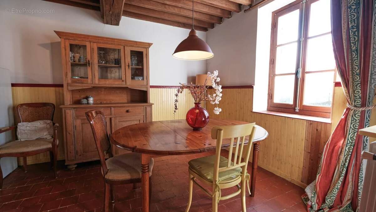 Maison à MONTSAUCHE-LES-SETTONS